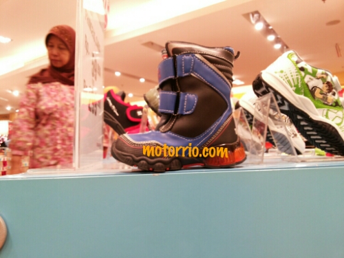 kids boot 1.jpg image