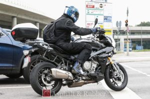 2015-BMW-S1000XR-spy-photos-04