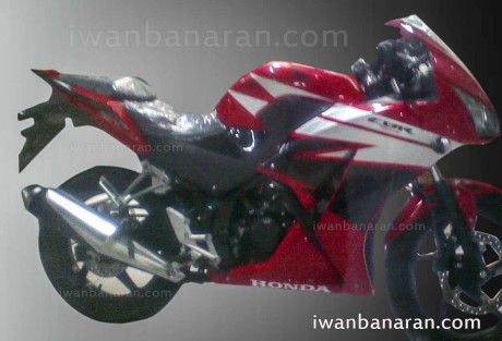 cbr150r1.jpg image