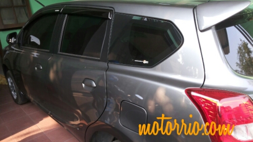 datsun go+ side.jpg image