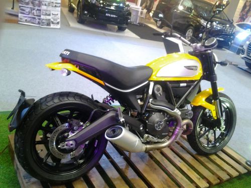 Model retro yang simpel